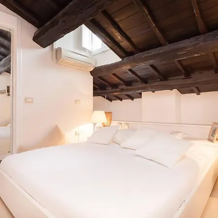 Apartment Navona Penthouse Rome